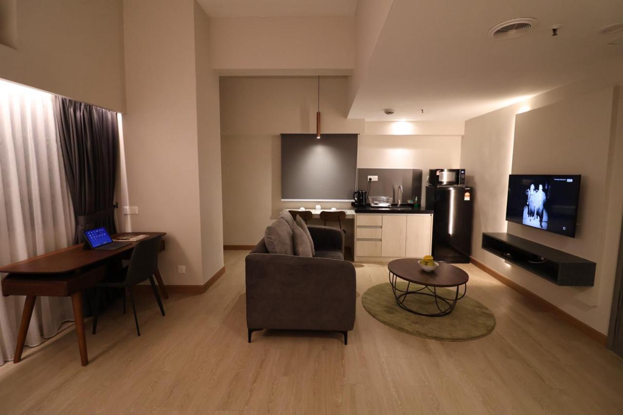 Crown Regency Serviced Suites Kuala Lumpur Exterior photo