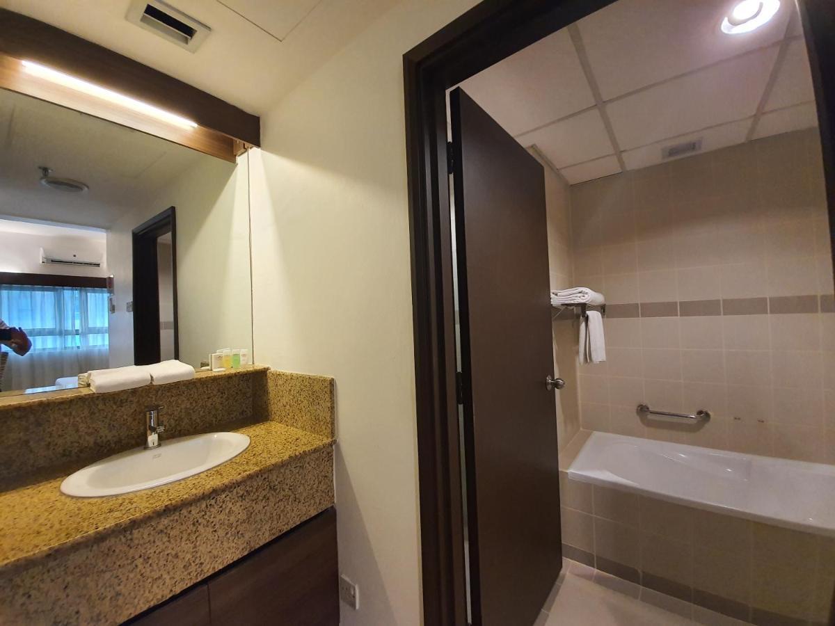 Crown Regency Serviced Suites Kuala Lumpur Exterior photo